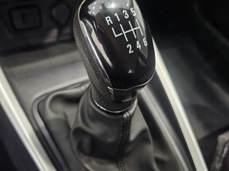 Chevrolet ONIX SEDAN Plus LT 1.0 12V Flex 4p Mec.