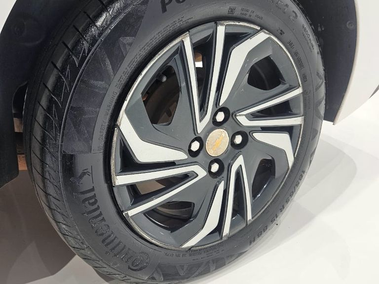 Chevrolet ONIX SEDAN Plus LT 1.0 12V Flex 4p Mec.