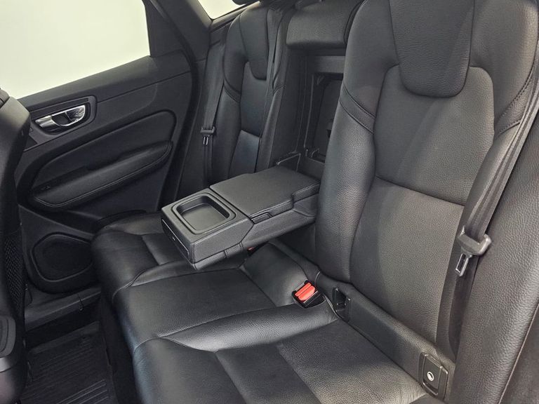 Volvo XC 60 T-5 INSCRIPTION 2.0 AWD 5p