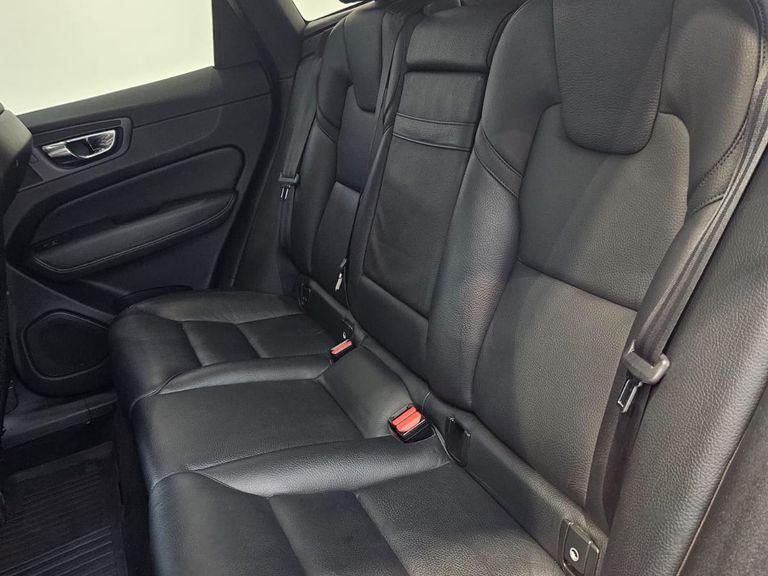 Volvo XC 60 T-5 INSCRIPTION 2.0 AWD 5p