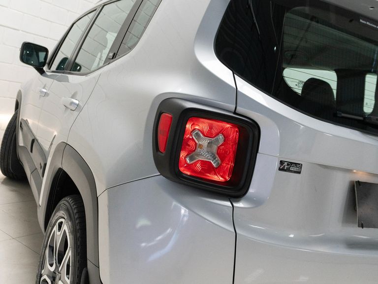 Jeep Renegade Longitude 1.8 4x2 Flex 16V Aut.