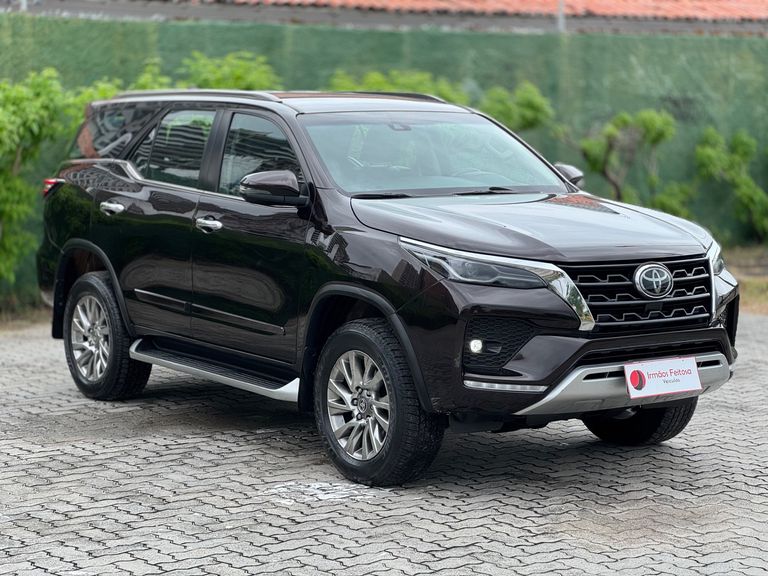 Toyota Hilux SW4 SRX 4x4 2.8 TDI 16V Dies. Aut.