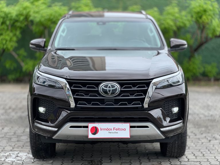Toyota Hilux SW4 SRX 4x4 2.8 TDI 16V Dies. Aut.