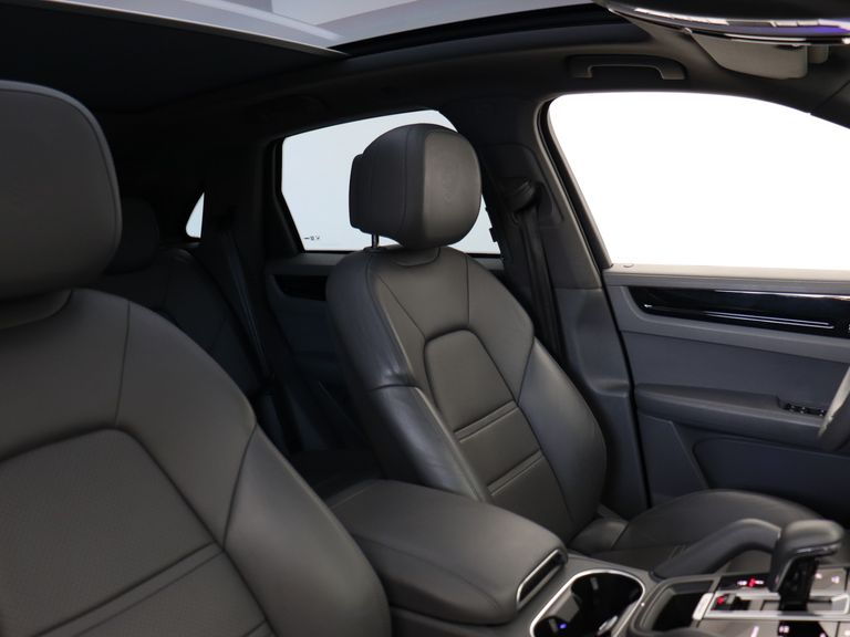 Porsche Cayenne E-Hybrid 3.0 V6 462cv