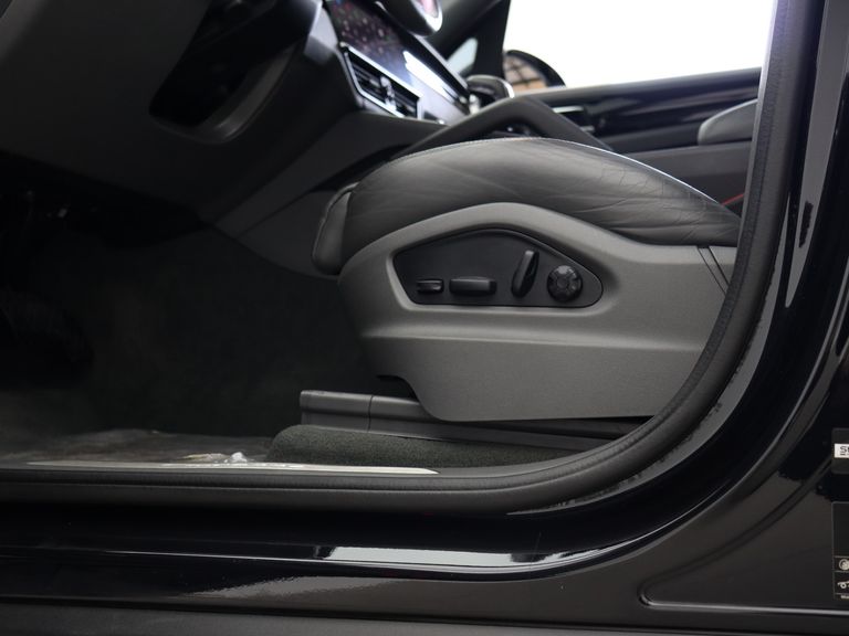 Porsche Cayenne E-Hybrid 3.0 V6 462cv