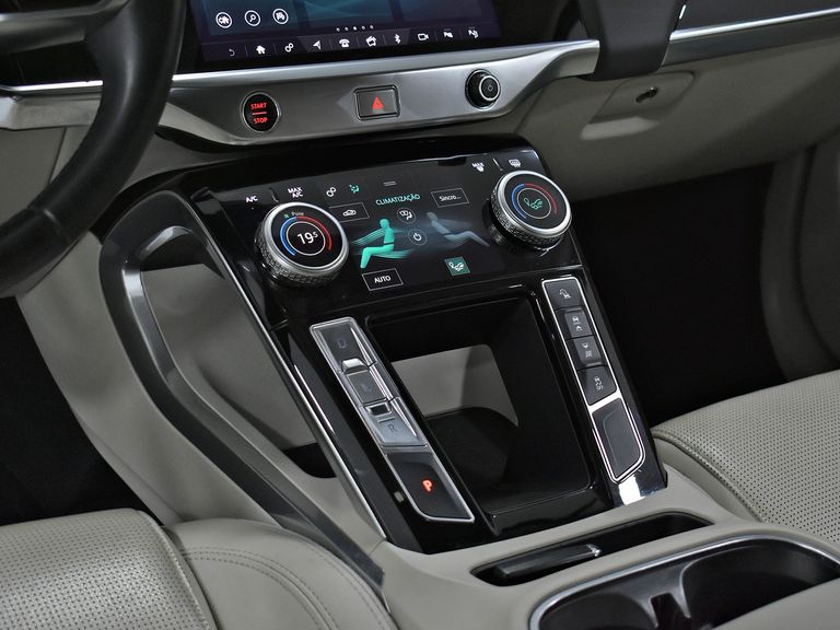 Jaguar I-Pace SE EV400 AWD Aut. (Elétrico)