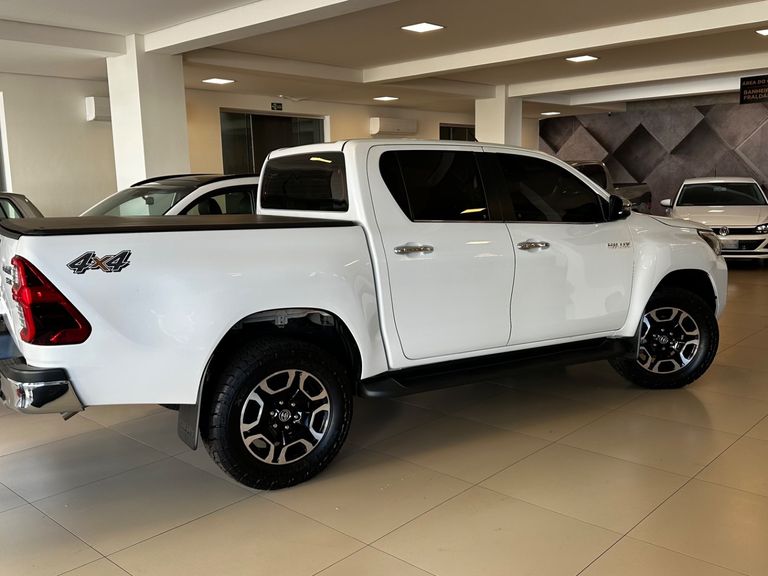 Toyota Hilux CD SRX 4x4 2.8 TDI 16V Diesel Aut.