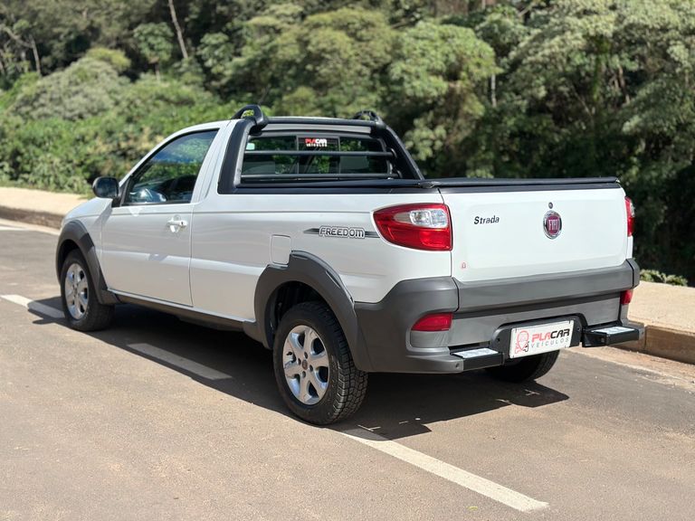 Fiat Strada Freedom 1.4 Flex 8V CS