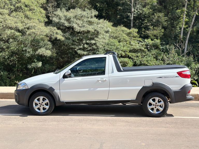 Fiat Strada Freedom 1.4 Flex 8V CS