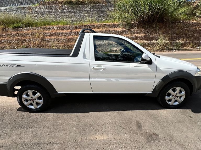 Fiat Strada Freedom 1.4 Flex 8V CS