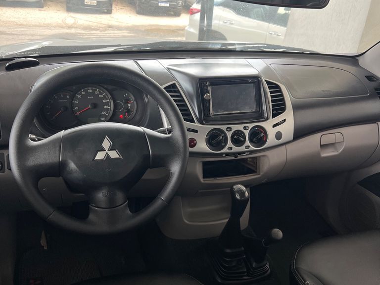 Mitsubishi L200 Triton GL 3.2 CD TB Int. Dies. Mec.