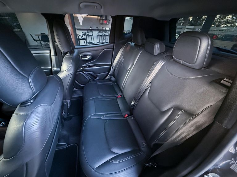Jeep Renegade Longitude 1.8 4x2 Flex 16V Aut.