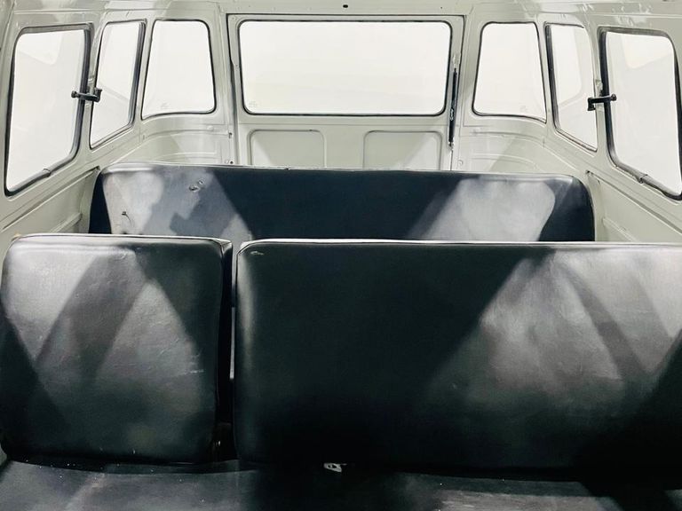 VolksWagen Kombi Standard/ Luxo/ Série Prata
