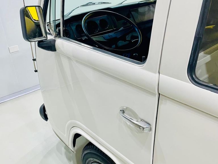 VolksWagen Kombi Standard/ Luxo/ Série Prata