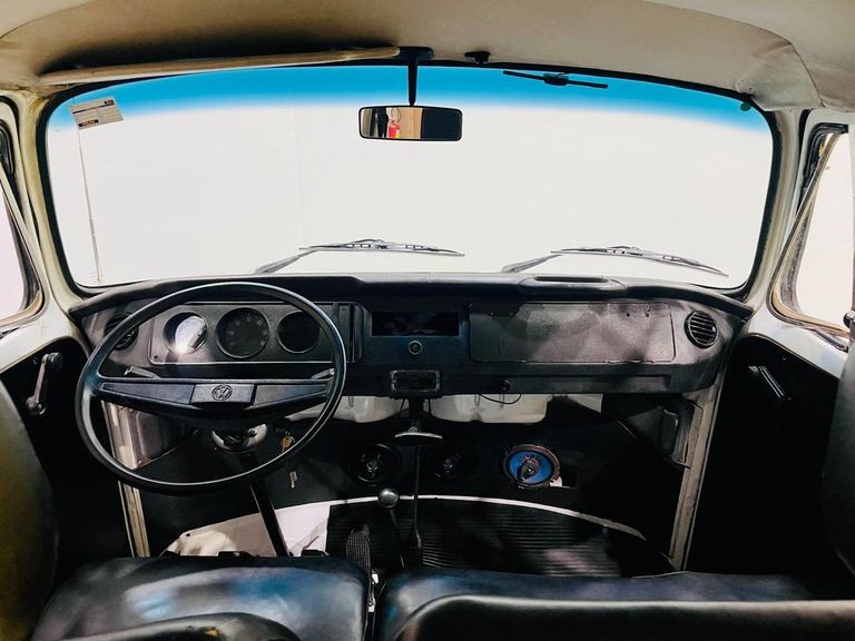 VolksWagen Kombi Standard/ Luxo/ Série Prata