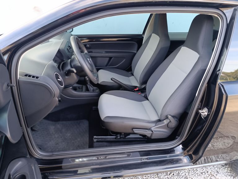 VolksWagen up! take 1.0 T. Flex 12V 3p