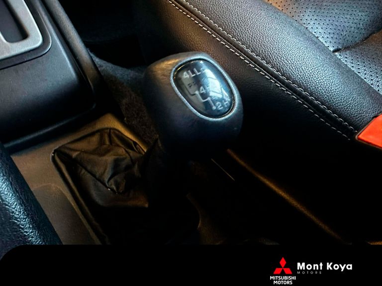 Mitsubishi Pajero TR4 2.0/ 2.0 Flex 16V 4x4 Aut.