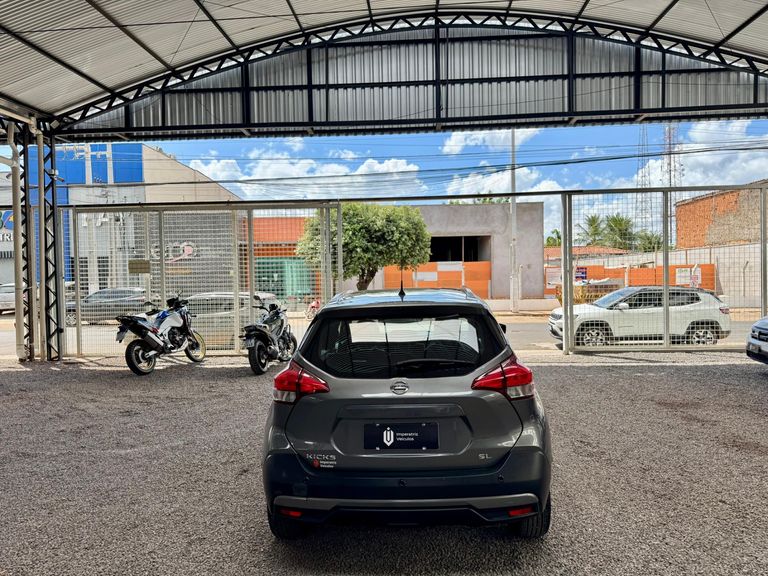 Nissan KICKS SL 1.6 16V FlexStar 5p Aut.
