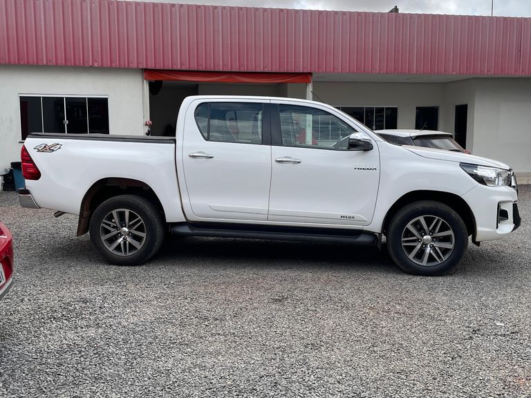 Toyota Hilux CD SRV 4x4 2.8 TDI Diesel Aut.