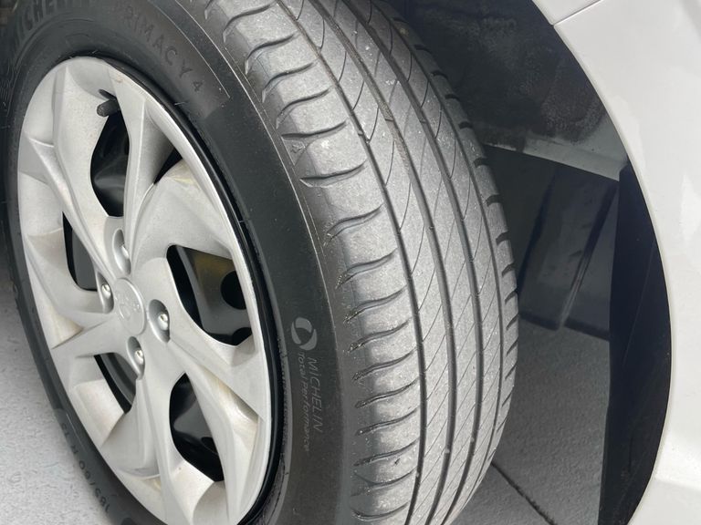 Hyundai HB20S Comfort Plus 1.0 Flex 12V Mec.