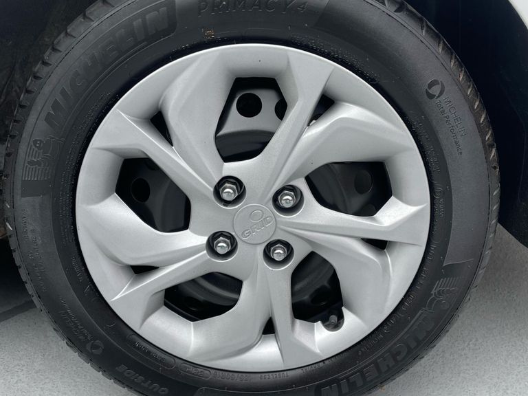 Hyundai HB20S Comfort Plus 1.0 Flex 12V Mec.