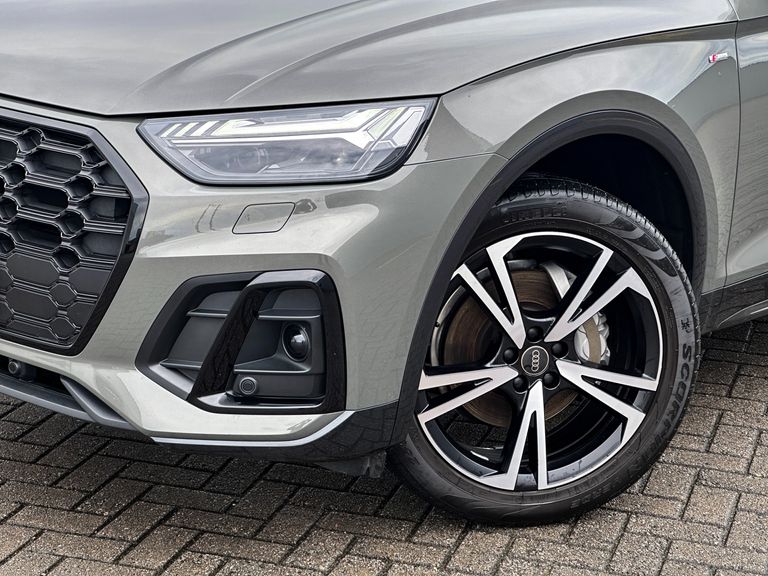 Audi Q5 S-Line Black 2.0 TFSI Quat. S-Tronic
