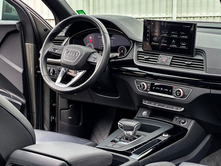 Audi Q5 S-Line Black 2.0 TFSI Quat. S-Tronic