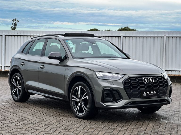 Audi Q5 S-Line Black 2.0 TFSI Quat. S-Tronic