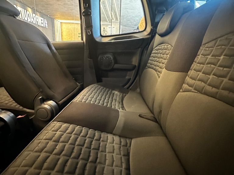 Fiat Strada Adventure1.8/ 1.8 LOCKER Flex CD