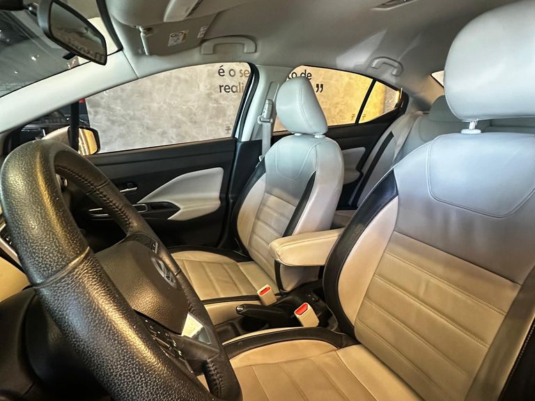 Nissan VERSA Exclusive 1.6 16V Flex Aut.