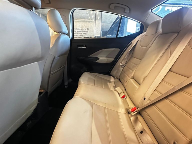 Nissan VERSA Exclusive 1.6 16V Flex Aut.