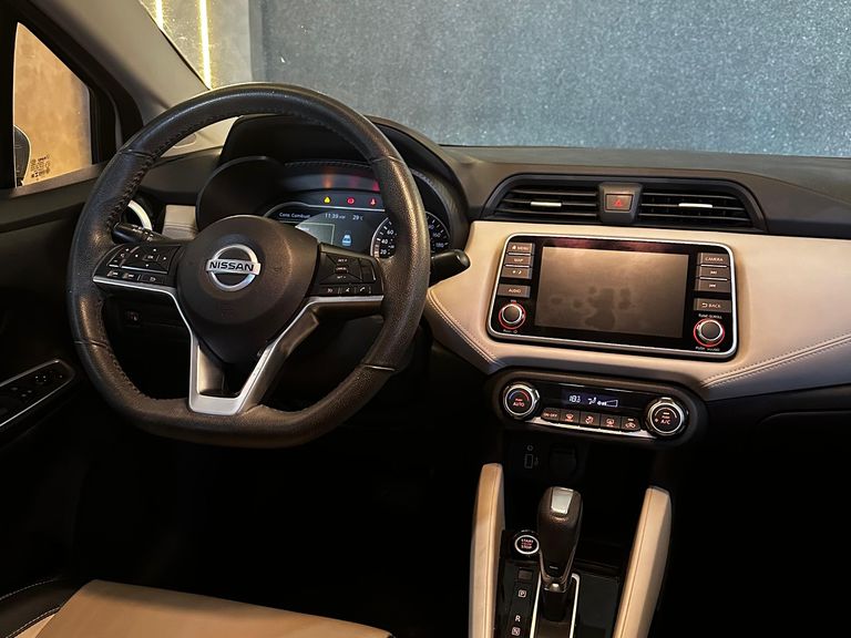 Nissan VERSA Exclusive 1.6 16V Flex Aut.