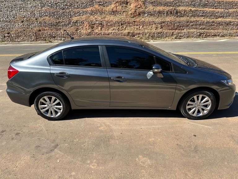 Honda Civic Sedan LXR 2.0 Flexone 16V Aut. 4p