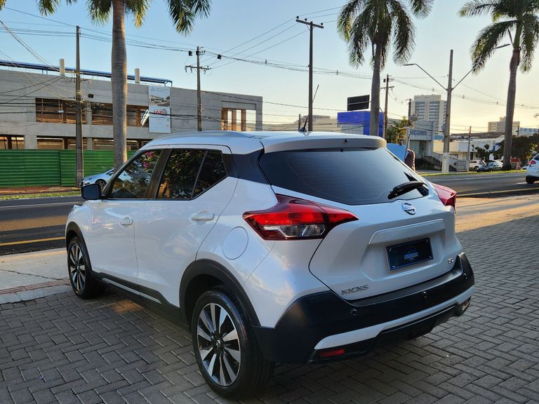 Nissan KICKS SL 1.6 16V FlexStar 5p Aut.
