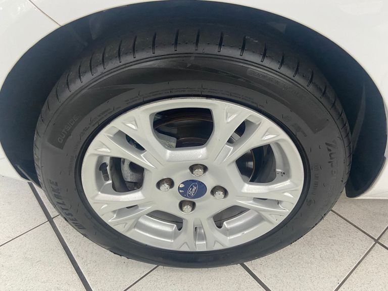 Ford Fiesta 1.6 16V Flex Aut. 5p