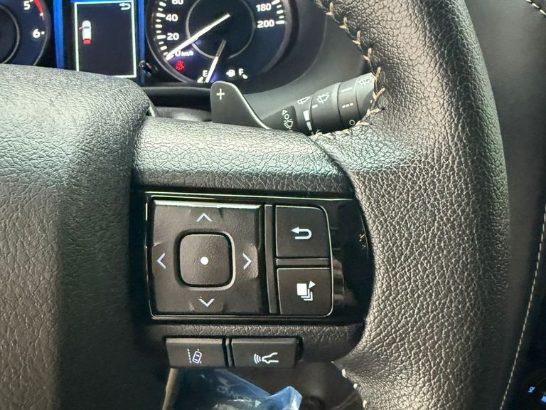 Toyota Hilux SW4 SRX 4x4 2.8 TDI 16V Dies. Aut.