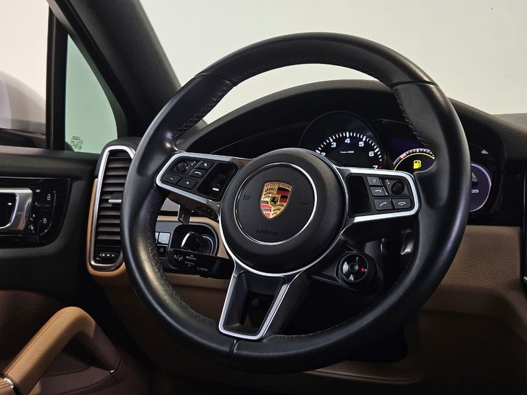 Porsche Cayenne Coupe E-Hybrid 3.0 V6 462cv