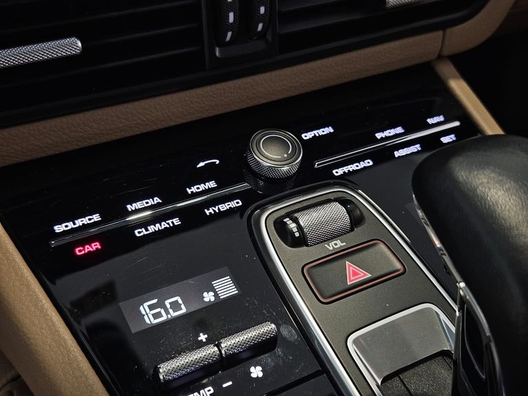 Porsche Cayenne Coupe E-Hybrid 3.0 V6 462cv