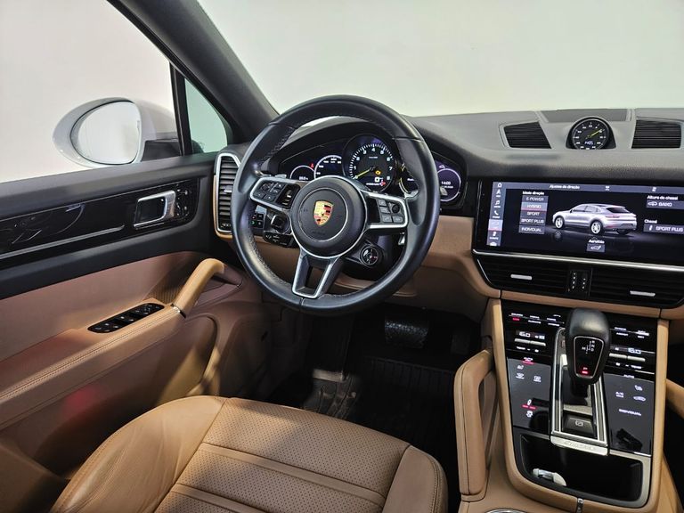 Porsche Cayenne Coupe E-Hybrid 3.0 V6 462cv