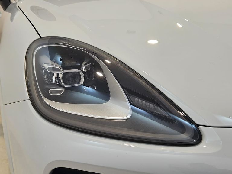 Porsche Cayenne Coupe E-Hybrid 3.0 V6 462cv
