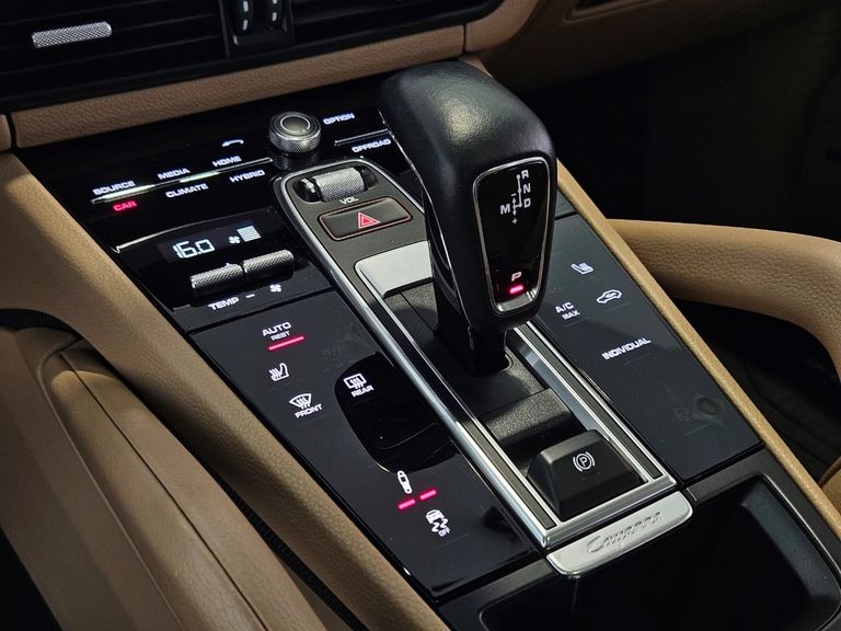 Porsche Cayenne Coupe E-Hybrid 3.0 V6 462cv