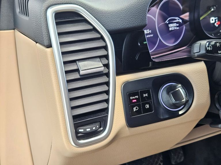 Porsche Cayenne Coupe E-Hybrid 3.0 V6 462cv