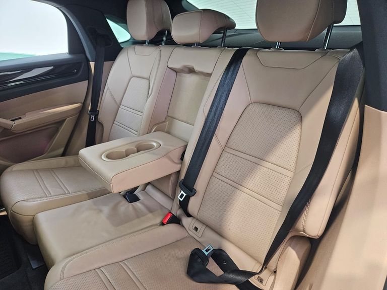 Porsche Cayenne Coupe E-Hybrid 3.0 V6 462cv
