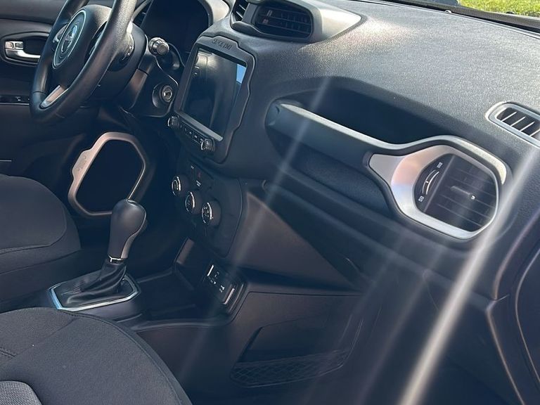 Jeep Renegade Sport 1.8 4x2 Flex 16V Aut.