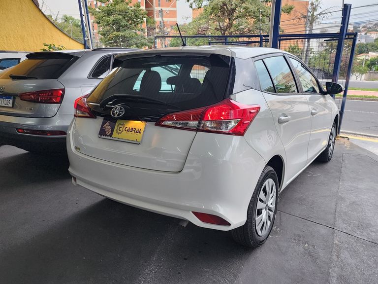 Toyota YARIS XL Live 1.3 Flex 16V 5p Aut.