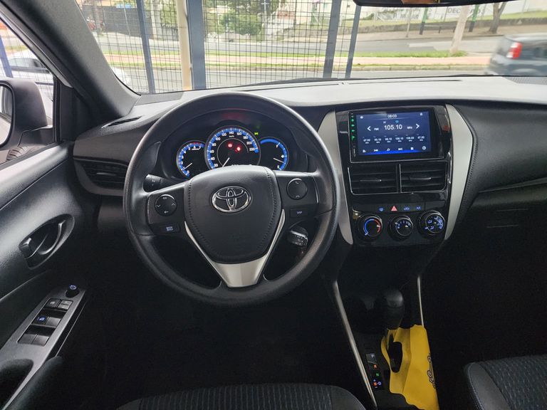 Toyota YARIS XL Live 1.3 Flex 16V 5p Aut.