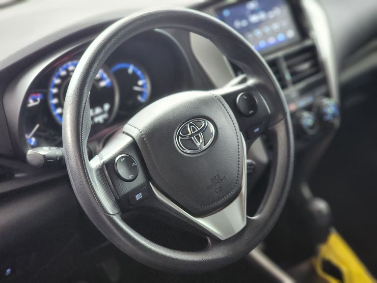 Toyota YARIS XL Live 1.3 Flex 16V 5p Aut.