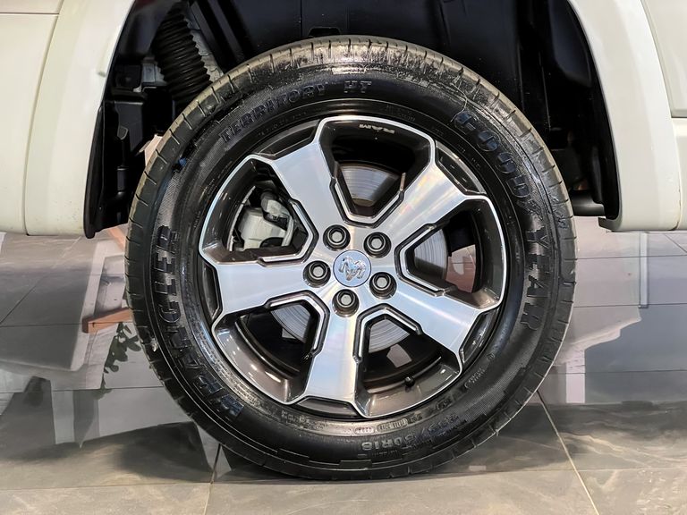 RAM RAMPAGE LARAMIE 2.2 TB CD 4X4 Die. Aut.