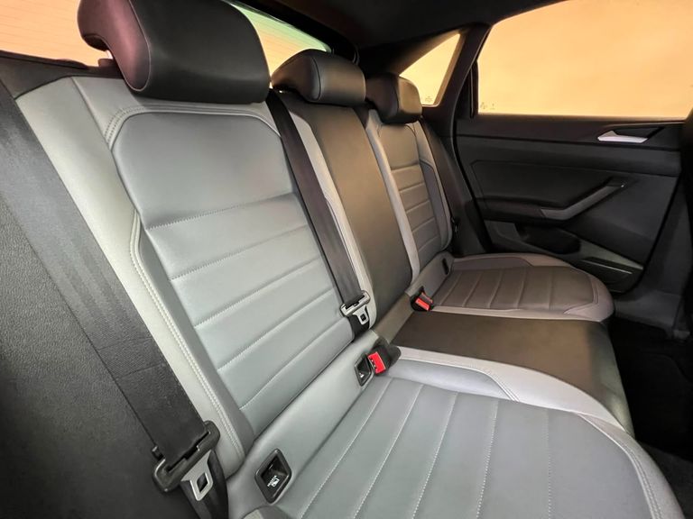 VolksWagen Nivus Highline 1.0 200 TSI Flex Aut.