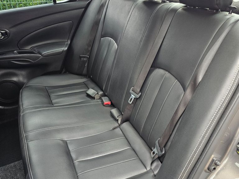 Nissan VERSA SL 1.6 16V FlexStart 4p Aut.